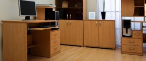 How to Choose the Right Office Desk with Drawers